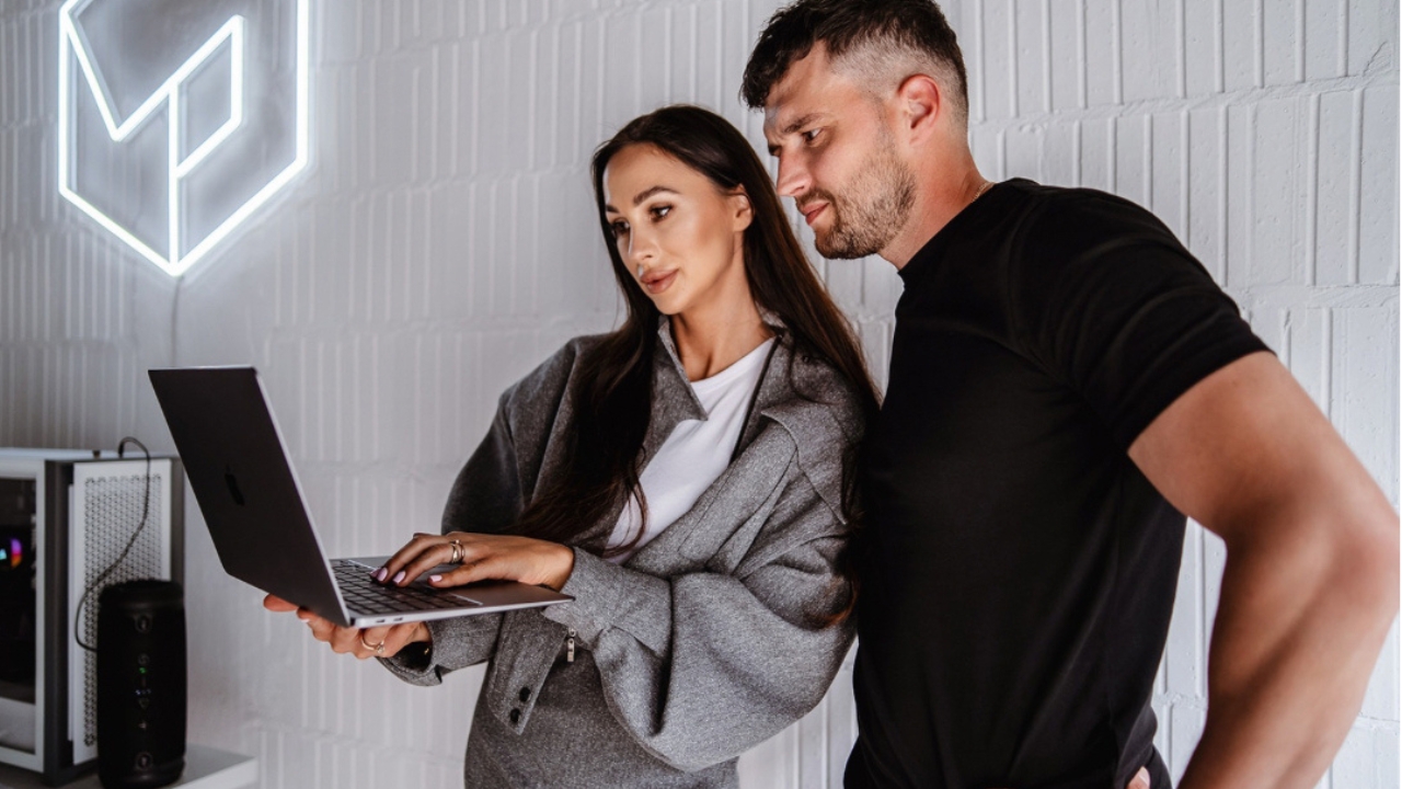 Sylwia Potrzeba — SOCIAL NEED.